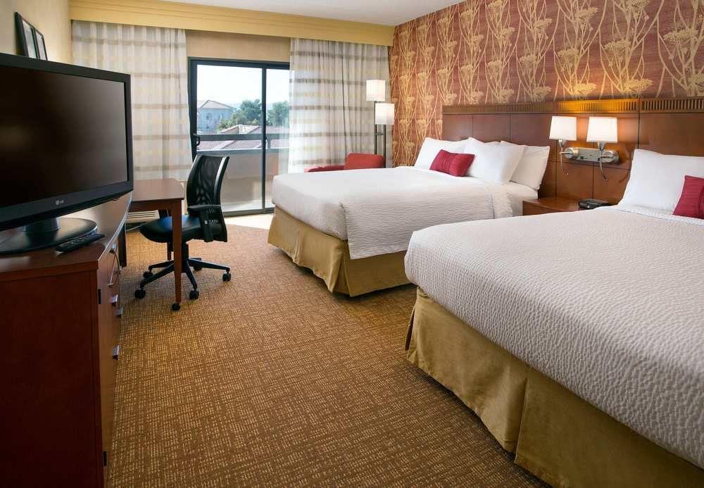 Courtyard By Marriott Phoenix Airport Exterior foto
