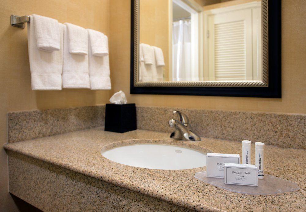 Courtyard By Marriott Phoenix Airport Exterior foto