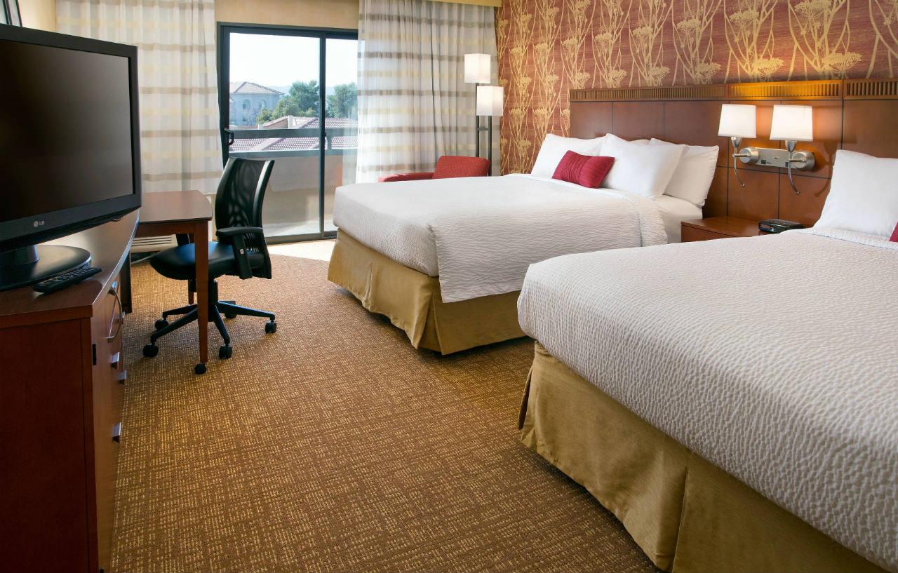 Courtyard By Marriott Phoenix Airport Exterior foto