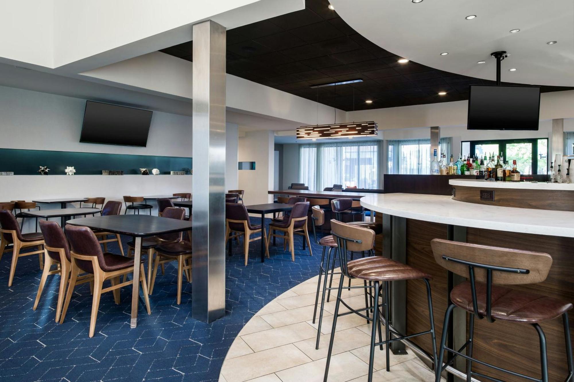 Courtyard By Marriott Phoenix Airport Exterior foto
