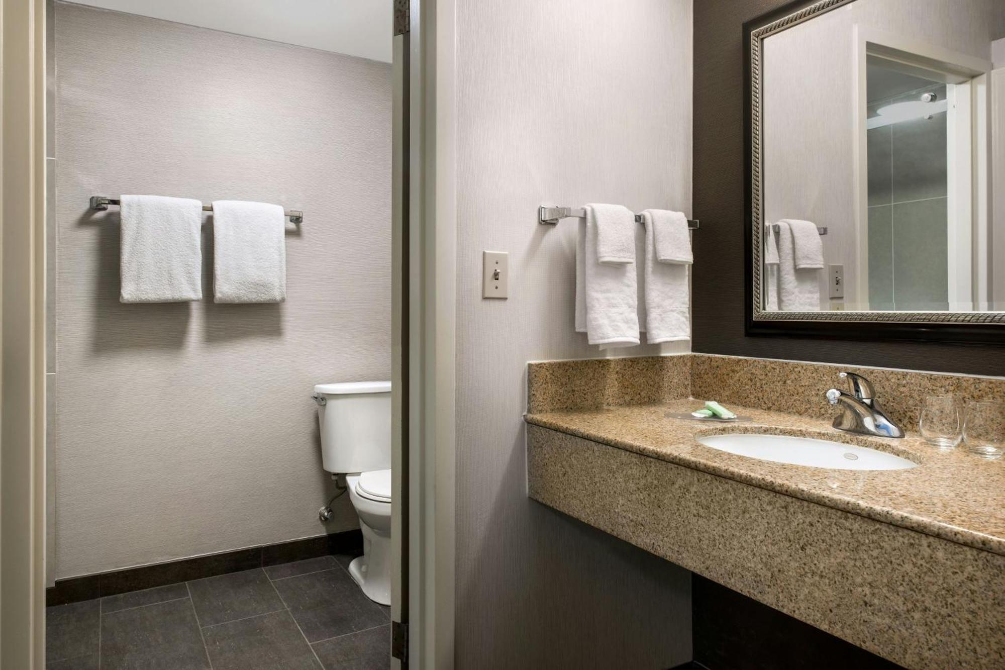 Courtyard By Marriott Phoenix Airport Exterior foto