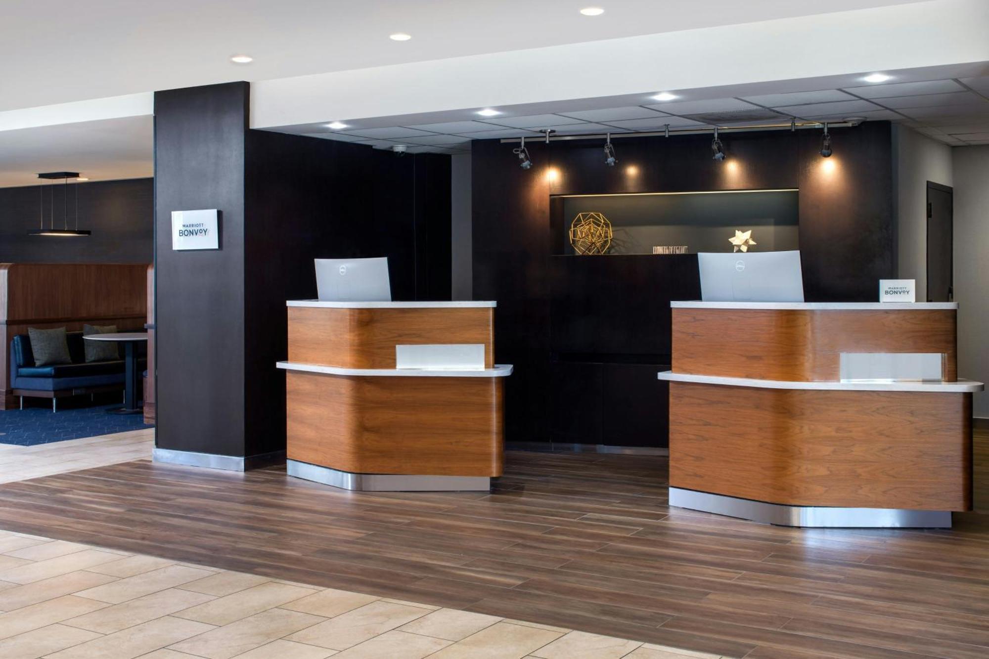 Courtyard By Marriott Phoenix Airport Exterior foto