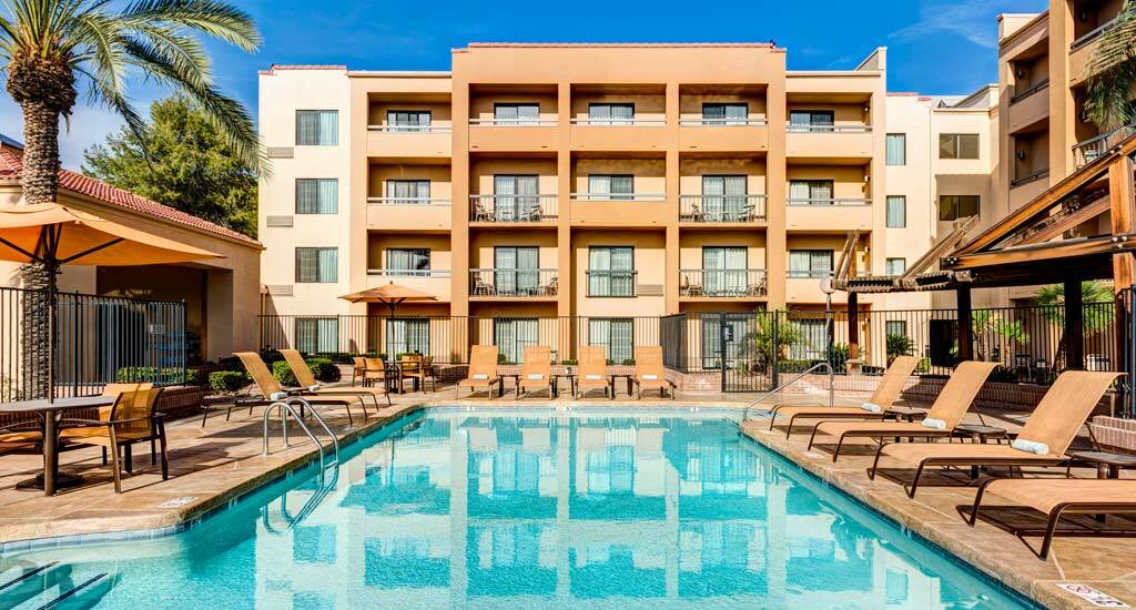 Courtyard By Marriott Phoenix Airport Exterior foto